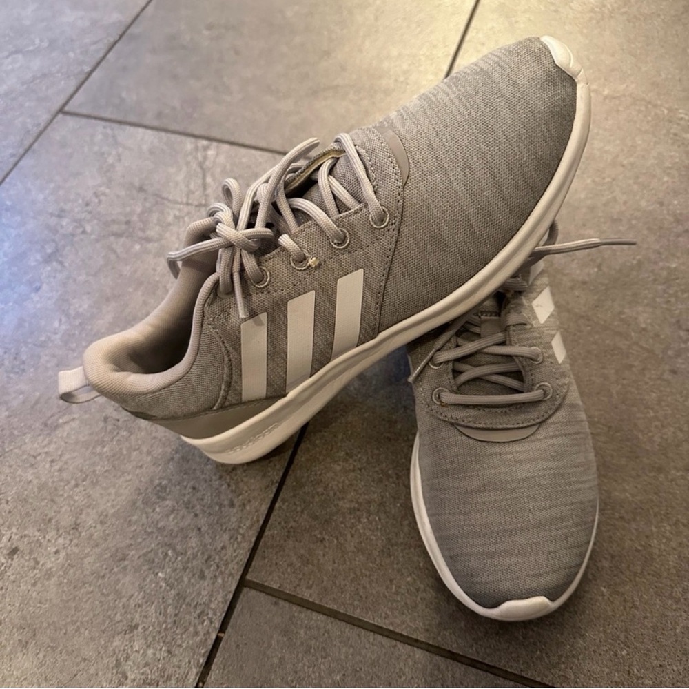 Adidas Women’s Light Gray Sneakers